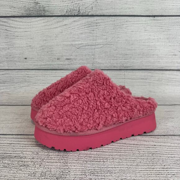 Pink Lily Women's Pink Sherpa Platform Slip On Slippers Size 9 - Picture 1 of 13